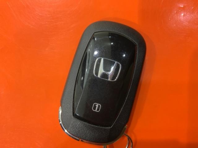 Ｎ－ＢＯＸカスタム ベースグレード　当社レンタカーアップＨｏｎｄａＳＥＮＳＩＮＧドラレコ　Ｗ電動ドア　ＵＳＢ接続　ＣＭＢＳ　Ｄレコ　オートエアコン　スマートキ　ＬＥＤ　盗難防止装置　クルコン　ＥＴＣ　バックカメラ　フルセグＴＶ　ＥＳＣ（42枚目）