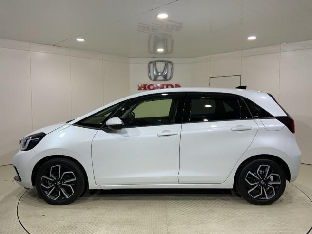 フィット ｅ：ＨＥＶホーム　ＨｏｎｄａＳＥＮＳＩＮＧコネクトナビ前後ドラレコ　前後誤発進抑制機能　クリソナ　助手席エアバッグ　運転席エアバッグ　アイドリングストップ　ＬＥＤライト　ＵＳＢ接続　バックカメラ　ＡＢＳ　フルセグＴＶ（14枚目）