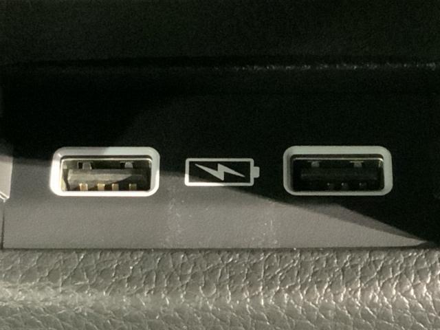 フィット ｅ：ＨＥＶホーム　ＨｏｎｄａＳＥＮＳＩＮＧコネクトナビ前後ドラレコ　前後誤発進抑制機能　クリソナ　助手席エアバッグ　運転席エアバッグ　アイドリングストップ　ＬＥＤライト　ＵＳＢ接続　バックカメラ　ＡＢＳ　フルセグＴＶ（39枚目）