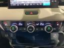 ｅ：ＨＥＶＰＬａＹ　当社デモカーアップＨｏｎｄａＳＥＮＳＩＮＧＭナビ　衝突被害軽減ブレーキ　カーテンエアバッグ　盗難防止装置　アイドルストップ　Ｐセンサー　ＡＢＳ　ＥＳＣ　フルオートエアコン　リアカメラ　シートヒータ（32枚目）