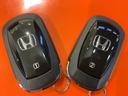 ｅ：ＨＥＶＰＬａＹ　当社デモカーアップＨｏｎｄａＳＥＮＳＩＮＧＭナビ　衝突被害軽減ブレーキ　カーテンエアバッグ　盗難防止装置　アイドルストップ　Ｐセンサー　ＡＢＳ　ＥＳＣ　フルオートエアコン　リアカメラ　シートヒータ（44枚目）