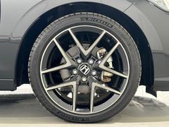 �ܥǥ�����������˹�ä�����������ߥۡ��롣 7