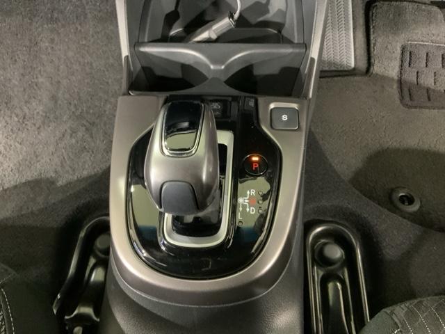 Ｓホンダセンシング　８インチＭナビＲカメラＥＴＣスマートキーＬＥＤライト　誤発進抑制機能　ＬＥＤヘットライト　Ｂカメラ　オートクルーズコントロール　フルオートエアコン　スマートキー＆プッシュスタート　ドライブレコーダ(15枚目)