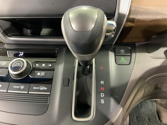 フリード Ｇ・ホンダセンシング　Ｆセグ　追突被害軽減ブレーキ　ｉストップ　Ｗエアバッグ　パワーウィンドウ　アクティブクルーズコントロール　スマートキ　カラーバックモニター　整備点検記録簿　ＶＳＡ　エアコン（15枚目）