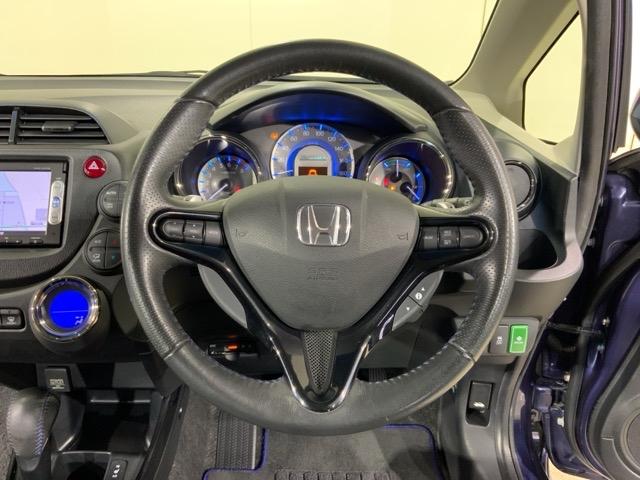 フィットシャトルハイブリッド ハイブリッド・スマートセレクションクールエディション　シートヒータ　Ｉストップ　Ｂカメラ　盗難防止装置　ＨＤＤナビ　スマキ－　ＥＴＣ　クルコン　ワンセグＴＶ　ナビＴＶ　キーレスエントリー　ＡＢＳ（13枚目）