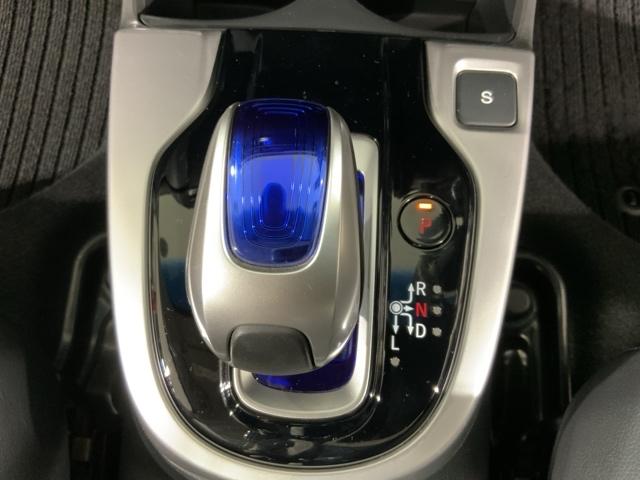 フィットハイブリッド Ｌパッケージ　ナビ＆ＴＶ　サイドエアバック　ＤＶＤ再生　ＬＥＤ　ＥＣＯＮ　バックカメラ　オートクルーズコントロール　イモビライザー　１セグＴＶ　ＥＴＣ　ＥＳＣ　ＡＵＴＯエアコン　ＡＢＳ　キーフリー（15枚目）