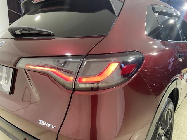 ＺＲ－Ｖ ｅ：ＨＥＶＺ特別仕様車ブラックスタイル　アラウンドビューモニター　ＬＥＤヘッドランプ　クルコン　ＥＴＣ車載器　電動シート　オートライト　ドライブレコーダー　記録簿　シートヒーター　本革シート　ＥＳＣ（11枚目）