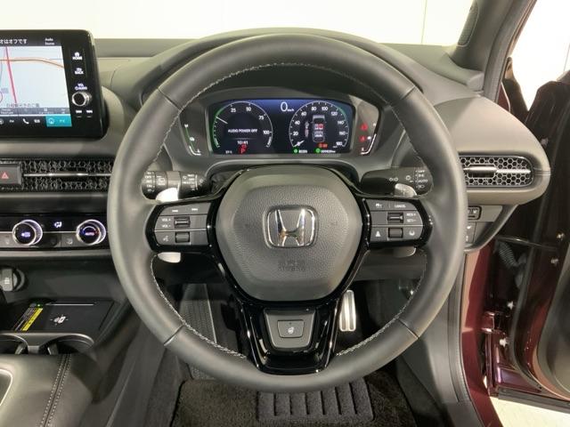 ＺＲ－Ｖ ｅ：ＨＥＶＺ特別仕様車ブラックスタイル　アラウンドビューモニター　ＬＥＤヘッドランプ　クルコン　ＥＴＣ車載器　電動シート　オートライト　ドライブレコーダー　記録簿　シートヒーター　本革シート　ＥＳＣ（13枚目）