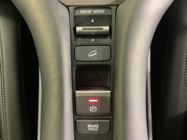 ＺＲ－Ｖ ｅ：ＨＥＶＺ特別仕様車ブラックスタイル　アラウンドビューモニター　ＬＥＤヘッドランプ　クルコン　ＥＴＣ車載器　電動シート　オートライト　ドライブレコーダー　記録簿　シートヒーター　本革シート　ＥＳＣ（30枚目）