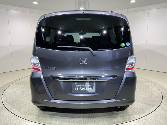 フリード Ｇジャストセレクション＋　横滑り防止機能　Ｂカメラ　ＥＴＣ　１セグＴＶ　ＡＵＴＯエアコン　スマートキー　盗難防止装置　ＤＶＤ　パワーウインドウ　エアバック　Ｗエアバック　ナビ・ＴＶ　ＡＢＳ　キーレス（6枚目）