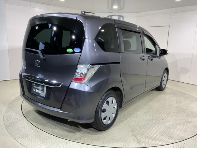 フリード Ｇジャストセレクション＋　横滑り防止機能　Ｂカメラ　ＥＴＣ　１セグＴＶ　ＡＵＴＯエアコン　スマートキー　盗難防止装置　ＤＶＤ　パワーウインドウ　エアバック　Ｗエアバック　ナビ・ＴＶ　ＡＢＳ　キーレス（7枚目）