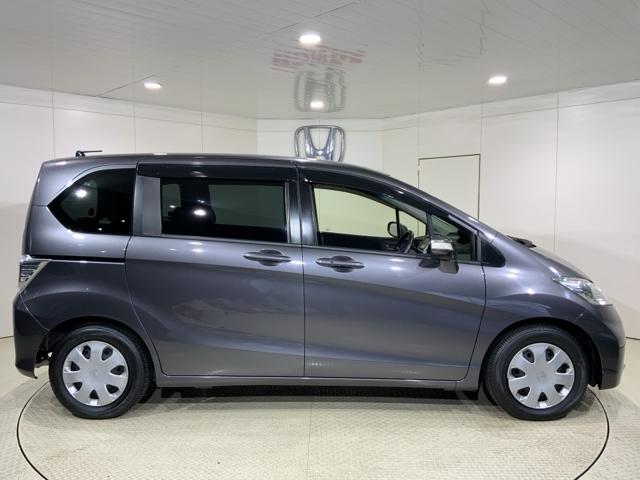 フリード Ｇジャストセレクション＋　横滑り防止機能　Ｂカメラ　ＥＴＣ　１セグＴＶ　ＡＵＴＯエアコン　スマートキー　盗難防止装置　ＤＶＤ　パワーウインドウ　エアバック　Ｗエアバック　ナビ・ＴＶ　ＡＢＳ　キーレス（8枚目）