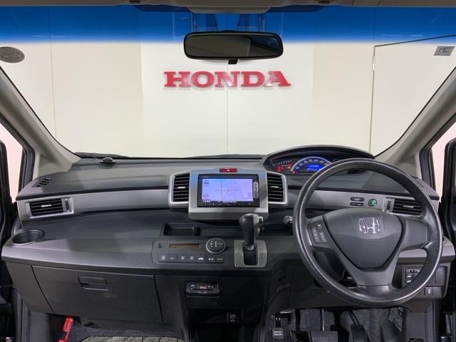 フリード Ｇジャストセレクション＋　横滑り防止機能　Ｂカメラ　ＥＴＣ　１セグＴＶ　ＡＵＴＯエアコン　スマートキー　盗難防止装置　ＤＶＤ　パワーウインドウ　エアバック　Ｗエアバック　ナビ・ＴＶ　ＡＢＳ　キーレス（12枚目）