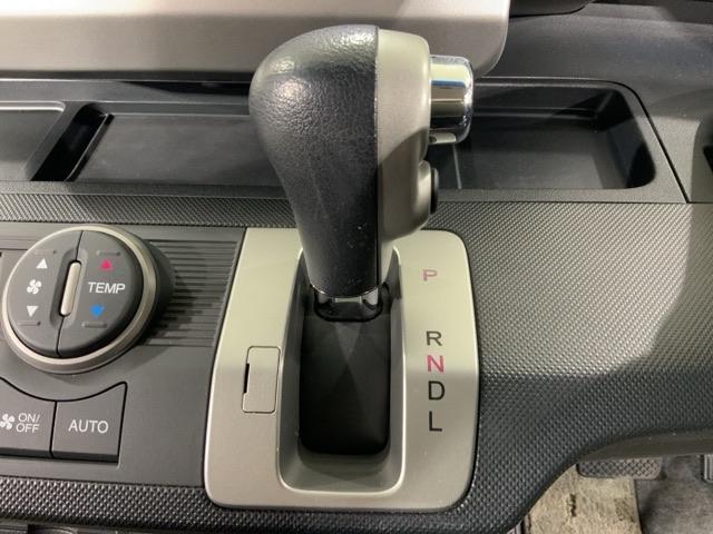 フリード Ｇジャストセレクション＋　横滑り防止機能　Ｂカメラ　ＥＴＣ　１セグＴＶ　ＡＵＴＯエアコン　スマートキー　盗難防止装置　ＤＶＤ　パワーウインドウ　エアバック　Ｗエアバック　ナビ・ＴＶ　ＡＢＳ　キーレス（15枚目）