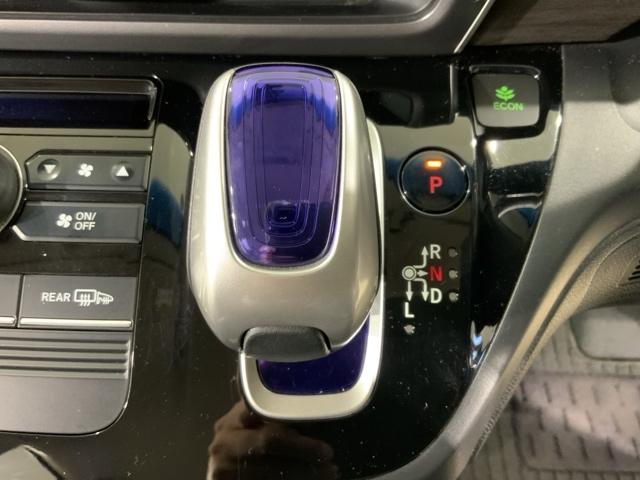 フリードハイブリッド ハイブリッド・Gホンダセンシング 軽減ブレーキ キーフリーシステム DVD再生可能 サイドカーテンエアバック ECON 後カメラ Aクルーズ 地デジフルセグTV LEDヘッドランプ 横滑防止 USB(15枚目)