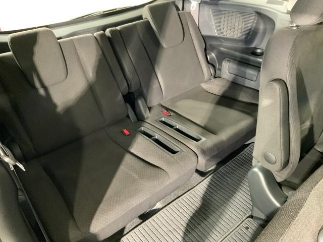 フリード Gジャストセレクション エアバッグ 記録簿 Sキー 盗難防止システム フルタイム4WD DVD再生 Bカメラ 3列シート パワーウィンドウ フルセグTV ESC 助手席エアバック キーレスエントリー(18枚目)