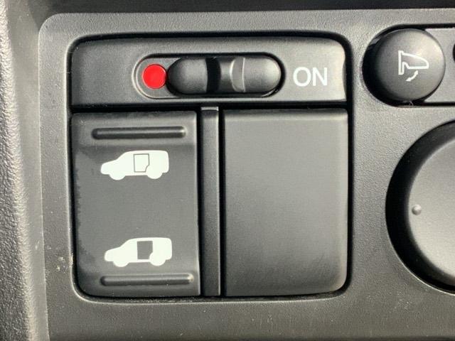 フリード Gジャストセレクション エアバッグ 記録簿 Sキー 盗難防止システム フルタイム4WD DVD再生 Bカメラ 3列シート パワーウィンドウ フルセグTV ESC 助手席エアバック キーレスエントリー(33枚目)