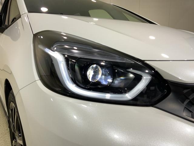 フィット e:HEVRS エアバッグ ナビ&TV パワーウィンドウ 助手席エアバッグ Dレコ フルセグテレビ LEDヘッドランプ セキュリティアラーム フルオートエアコン ETC装備 スマートキ DVD再生(10枚目)