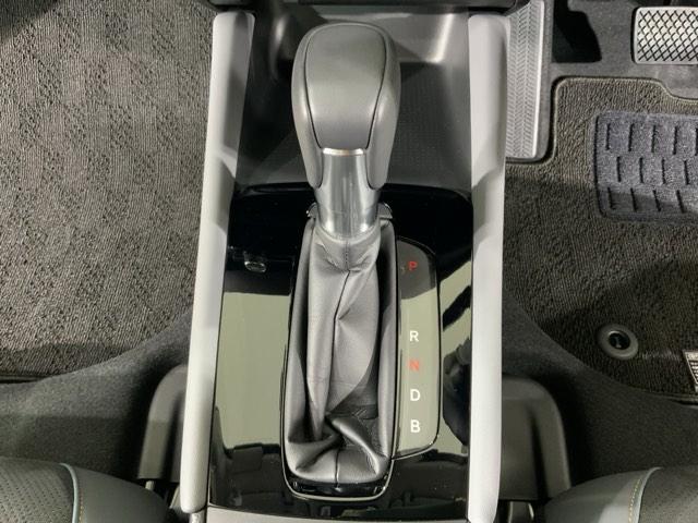 フィット e:HEVRS エアバッグ ナビ&TV パワーウィンドウ 助手席エアバッグ Dレコ フルセグテレビ LEDヘッドランプ セキュリティアラーム フルオートエアコン ETC装備 スマートキ DVD再生(15枚目)