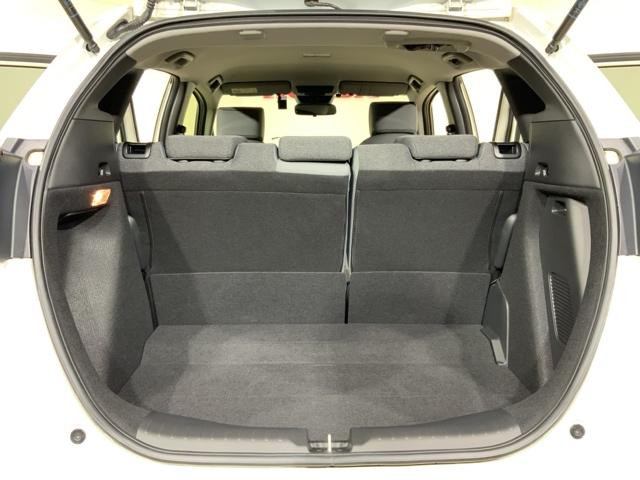 フィット e:HEVRS エアバッグ ナビ&TV パワーウィンドウ 助手席エアバッグ Dレコ フルセグテレビ LEDヘッドランプ セキュリティアラーム フルオートエアコン ETC装備 スマートキ DVD再生(19枚目)