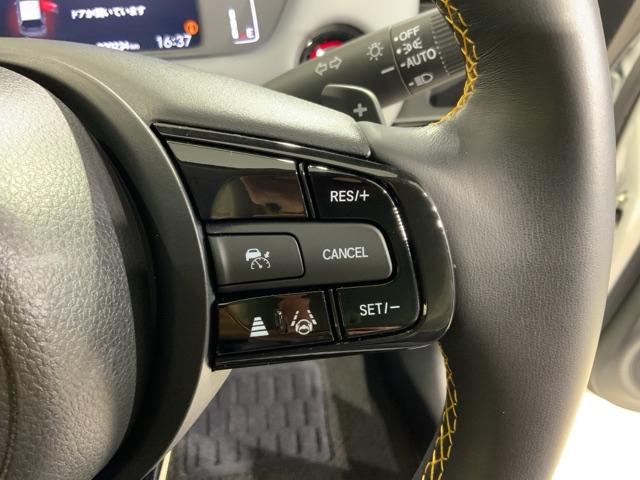 フィット e:HEVRS エアバッグ ナビ&TV パワーウィンドウ 助手席エアバッグ Dレコ フルセグテレビ LEDヘッドランプ セキュリティアラーム フルオートエアコン ETC装備 スマートキ DVD再生(34枚目)