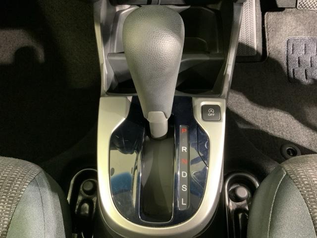 フィット １３Ｇ・Ｆパッケージコンフォートエディション　リヤビューカメラ　ＤＶＤ再生　シ－トヒ－タ－　ＶＳＡ　地デジフルセグ　ＡＵＴＯエアコン　キーレスエントリー　ＡＢＳ　エアバッグ　パワーウインドウ　記録簿（15枚目）