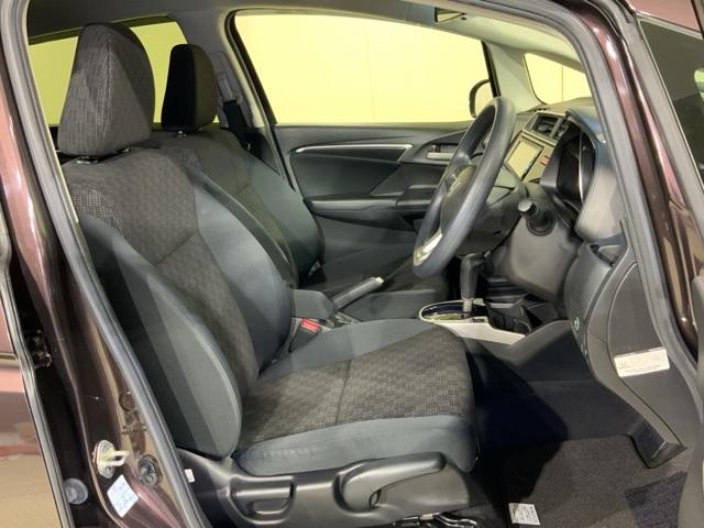 フィット １３Ｇ・Ｆパッケージコンフォートエディション　リヤビューカメラ　ＤＶＤ再生　シ－トヒ－タ－　ＶＳＡ　地デジフルセグ　ＡＵＴＯエアコン　キーレスエントリー　ＡＢＳ　エアバッグ　パワーウインドウ　記録簿（16枚目）