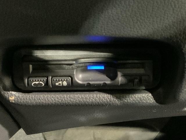 フィット １３Ｇ・Ｆパッケージコンフォートエディション　リヤビューカメラ　ＤＶＤ再生　シ－トヒ－タ－　ＶＳＡ　地デジフルセグ　ＡＵＴＯエアコン　キーレスエントリー　ＡＢＳ　エアバッグ　パワーウインドウ　記録簿（27枚目）