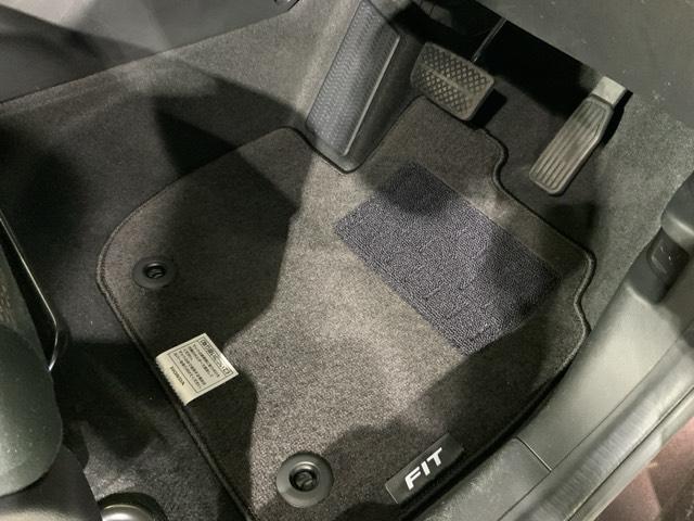フィット １３Ｇ・Ｆパッケージコンフォートエディション　リヤビューカメラ　ＤＶＤ再生　シ－トヒ－タ－　ＶＳＡ　地デジフルセグ　ＡＵＴＯエアコン　キーレスエントリー　ＡＢＳ　エアバッグ　パワーウインドウ　記録簿（38枚目）