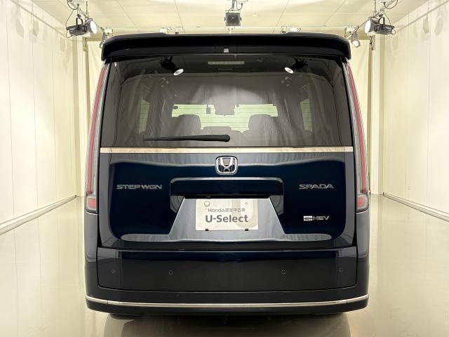 ステップワゴン ｅ：ＨＥＶスパーダ　フルオートエアコン　ＥＳＣ　シートヒータ　キーフリー　ＬＥＤヘッドランプ　イモビ　ＡＢＳ　リアカメラ　スマートキ　ＵＳＢポート　クルーズコントロール　サイドカーテンエアバック（5枚目）