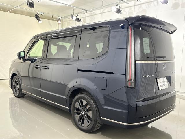 ステップワゴン ｅ：ＨＥＶスパーダ　フルオートエアコン　ＥＳＣ　シートヒータ　キーフリー　ＬＥＤヘッドランプ　イモビ　ＡＢＳ　リアカメラ　スマートキ　ＵＳＢポート　クルーズコントロール　サイドカーテンエアバック（6枚目）