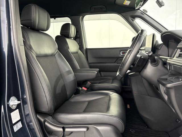 ステップワゴン ｅ：ＨＥＶスパーダ　フルオートエアコン　ＥＳＣ　シートヒータ　キーフリー　ＬＥＤヘッドランプ　イモビ　ＡＢＳ　リアカメラ　スマートキ　ＵＳＢポート　クルーズコントロール　サイドカーテンエアバック（11枚目）