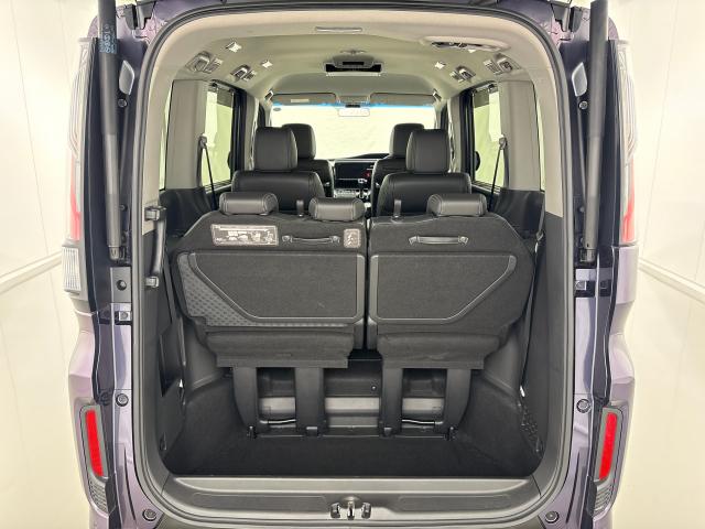 ステップワゴンスパーダ スパーダ・クールスピリットホンダセンシング　サイドエアバック　スマートキ　左右電動スライドドア　バックモニタ　Ｗエアコン　地ＴＶ　ナビ＆ＴＶ　三列シート　ＵＳＢ　助手席エアバッグ　ＡＡＣ　ターボ車（13枚目）
