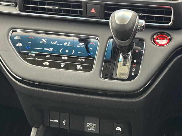 オデッセイハイブリッド ｅ：ＨＥＶアブソルート・ＥＸ　ＬＥＤライト　両側ＰＳＤ　整備記録簿　フルセグ　アイドルストップ　クルーズコントロール　ＤＶＤ再生機能　ナビ＆ＴＶ　キーレス　カーテンエアバッグ　オートエアコン　ドラレコ（10枚目）