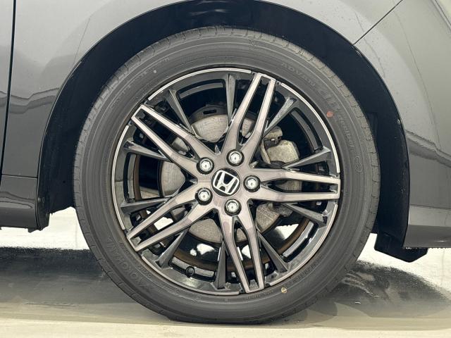 オデッセイハイブリッド ｅ：ＨＥＶアブソルート・ＥＸ　ＬＥＤライト　両側ＰＳＤ　整備記録簿　フルセグ　アイドルストップ　クルーズコントロール　ＤＶＤ再生機能　ナビ＆ＴＶ　キーレス　カーテンエアバッグ　オートエアコン　ドラレコ（14枚目）