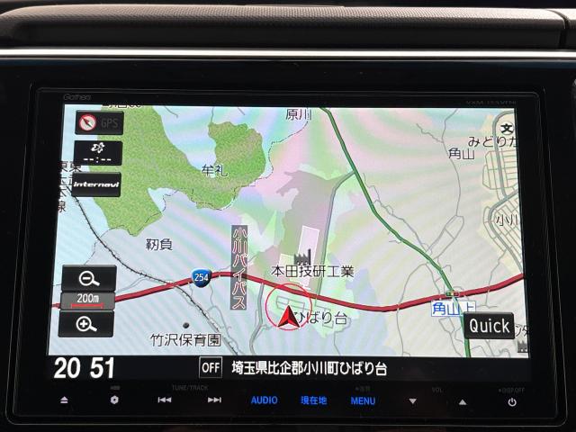 ステップワゴンスパーダ スパーダ　衝突軽減Ｂ　横滑り防止　整備記録簿　スマキー　ナビ＆ＴＶ　Ｂモニター　サイドエアバック　キーレス　ＥＣＯＮ　オートクルーズ　ＬＥＤライト　盗難防止　Ｗエアバッグ　ＤＶＤ　ＰＳ　３列シート（9枚目）