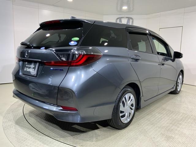 シャトル ハイブリッドホンダセンシング　フルセグテレビ　ＬＥＤ　スマートキープッシュスタート　リヤカメラ　Ｄレコ　デュアルエアバッグ　横滑り防止　パワステ　ＥＴＣ付き　盗難防止　パワーウインドウ　ＤＶＤ（7枚目）