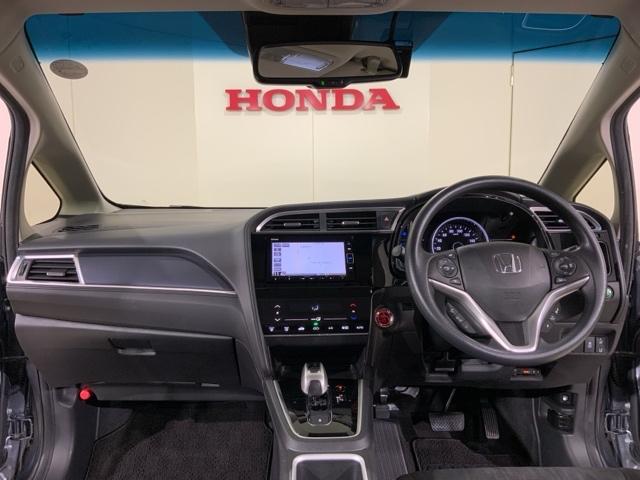 シャトル ハイブリッドホンダセンシング　フルセグテレビ　ＬＥＤ　スマートキープッシュスタート　リヤカメラ　Ｄレコ　デュアルエアバッグ　横滑り防止　パワステ　ＥＴＣ付き　盗難防止　パワーウインドウ　ＤＶＤ（12枚目）