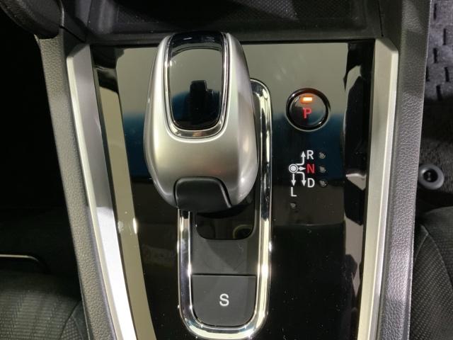 シャトル ハイブリッドホンダセンシング　フルセグテレビ　ＬＥＤ　スマートキープッシュスタート　リヤカメラ　Ｄレコ　デュアルエアバッグ　横滑り防止　パワステ　ＥＴＣ付き　盗難防止　パワーウインドウ　ＤＶＤ（15枚目）