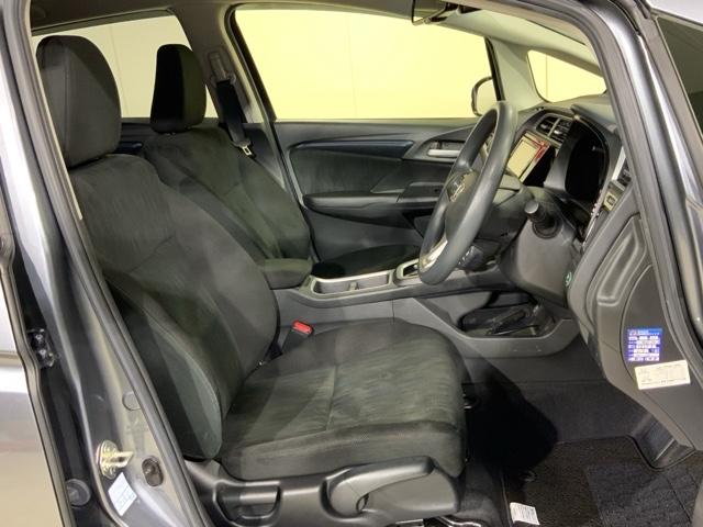 シャトル ハイブリッドホンダセンシング　フルセグテレビ　ＬＥＤ　スマートキープッシュスタート　リヤカメラ　Ｄレコ　デュアルエアバッグ　横滑り防止　パワステ　ＥＴＣ付き　盗難防止　パワーウインドウ　ＤＶＤ（16枚目）