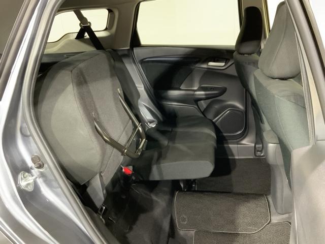 シャトル ハイブリッドホンダセンシング　フルセグテレビ　ＬＥＤ　スマートキープッシュスタート　リヤカメラ　Ｄレコ　デュアルエアバッグ　横滑り防止　パワステ　ＥＴＣ付き　盗難防止　パワーウインドウ　ＤＶＤ（18枚目）