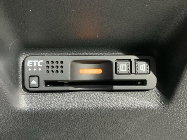 シャトル ハイブリッドホンダセンシング　フルセグテレビ　ＬＥＤ　スマートキープッシュスタート　リヤカメラ　Ｄレコ　デュアルエアバッグ　横滑り防止　パワステ　ＥＴＣ付き　盗難防止　パワーウインドウ　ＤＶＤ（27枚目）