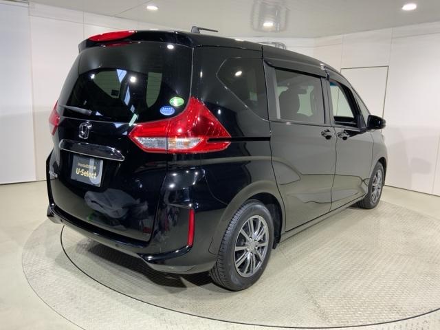 フリード Ｇ・ホンダセンシング　Ｆセグ　追突被害軽減ブレーキ　ｉストップ　Ｗエアバッグ　パワーウィンドウ　アクティブクルーズコントロール　スマートキ　カラーバックモニター　整備点検記録簿　ＶＳＡ　エアコン（7枚目）