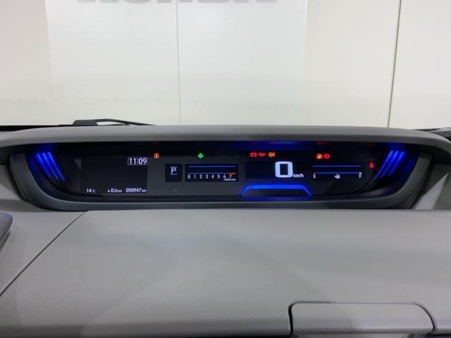 フリード Ｇ・ホンダセンシング　Ｆセグ　追突被害軽減ブレーキ　ｉストップ　Ｗエアバッグ　パワーウィンドウ　アクティブクルーズコントロール　スマートキ　カラーバックモニター　整備点検記録簿　ＶＳＡ　エアコン（14枚目）