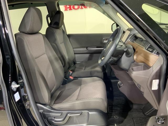 フリード Ｇ・ホンダセンシング　Ｆセグ　追突被害軽減ブレーキ　ｉストップ　Ｗエアバッグ　パワーウィンドウ　アクティブクルーズコントロール　スマートキ　カラーバックモニター　整備点検記録簿　ＶＳＡ　エアコン（16枚目）