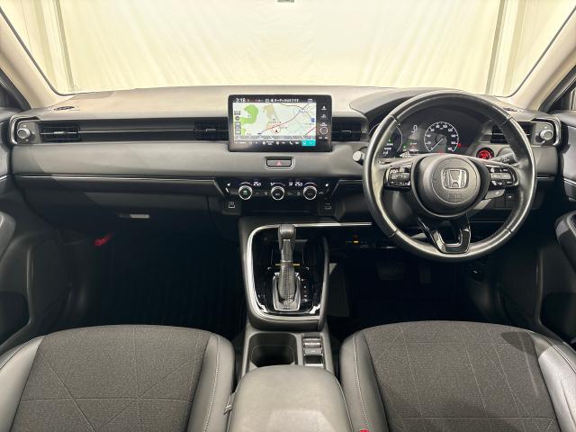 ヴェゼル e:HEVZ 衝突回避支援ブレーキ機能 スマキ Pトランク フルオートエアコン Dレコ エアバッグ 両席エアバック Rカメ 記録簿付 パワーウィンドウ LEDランプ クルーズC ナビ&TV USB(7枚目)