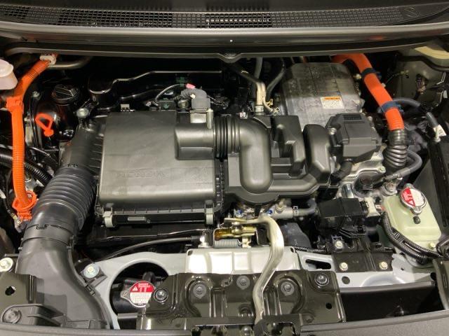 フリード ｅ：ＨＥＶエアーＥＸ　ＨｏｎｄａＳＥＮＳＩＮＧコネクトナビ前後ドラレコ　衝突軽減システム　ソナー　横滑り防止装置　クルーズコントロール　サイドカーテンエアバック　リアクーラー　ＬＥＤランプ　フルセグＴＶ　ＥＴＣ装備　ＵＳＢ（41枚目）