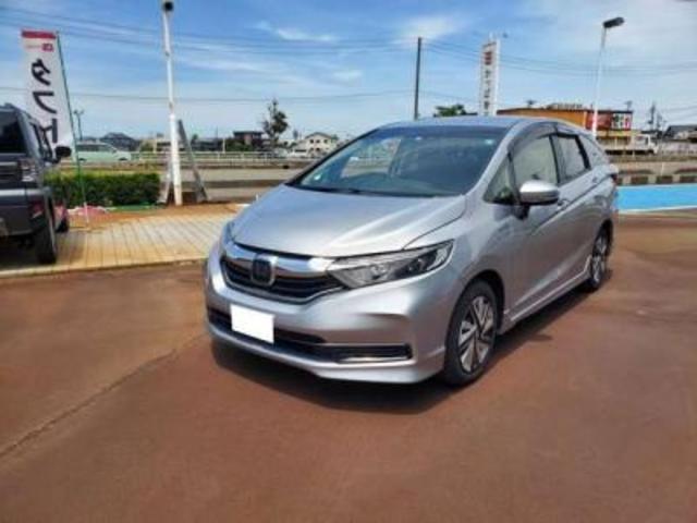 シャトル ハイブリッド　ホンダセンシング　ホンダセンシング　キーフリー＆プッシュスターター　オートエアコン　電動格納ドアミラー　プライバシーガラス　メモリーナビ　バックカメラ　ＥＴＣ　ハイブリッド車（8枚目）