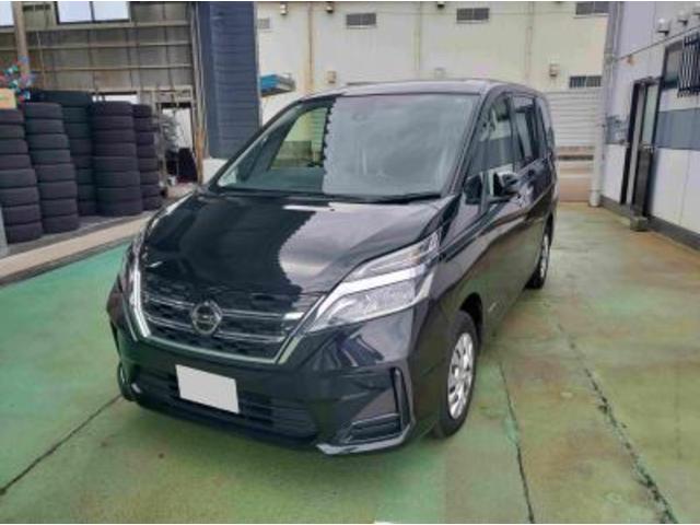 セレナ ＸＶ　４ＷＤ　キーフリー＆プッシュスタート　メモリーナビ　バックカメラ　両側パワースライドドア　クルーズコントロール　エマージェンシーブレーキ　シートバックテーブル　ロングスライド２ｎｄ＆３ｒｄシート（8枚目）