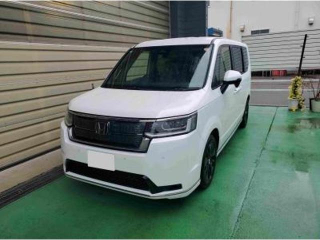 ステップワゴン スパーダ　ホンダセンシング　キーフリー＆プッシュスタート　両側パワースライドドア　ステアリングスイッチ　バックカメラ　パワーバックドア　９インチナビフルセグＴＶ　ＬＥＤヘッドライト　７人乗り（8枚目）